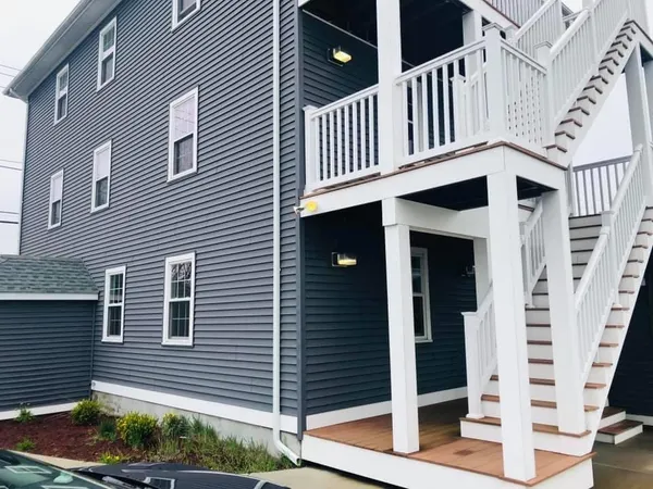 $2,100 | 131 Beverage Hill Avenue, Pawtucket, RI 02860