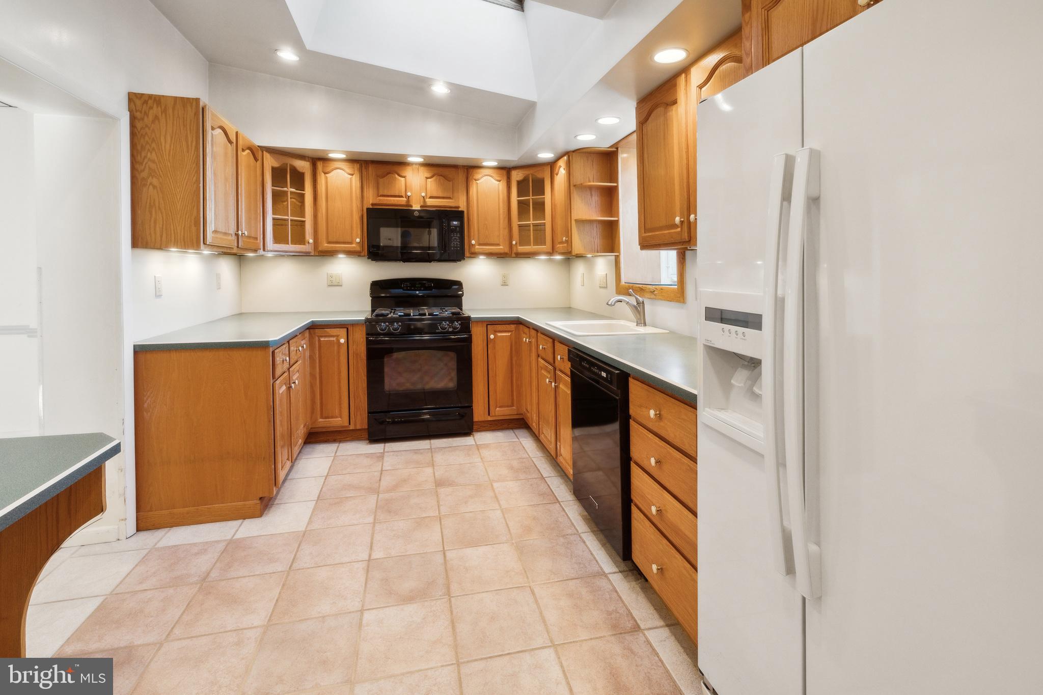 423 Broad Street Spring City, PA 19475 - Photo 10 of 26 Kitchen