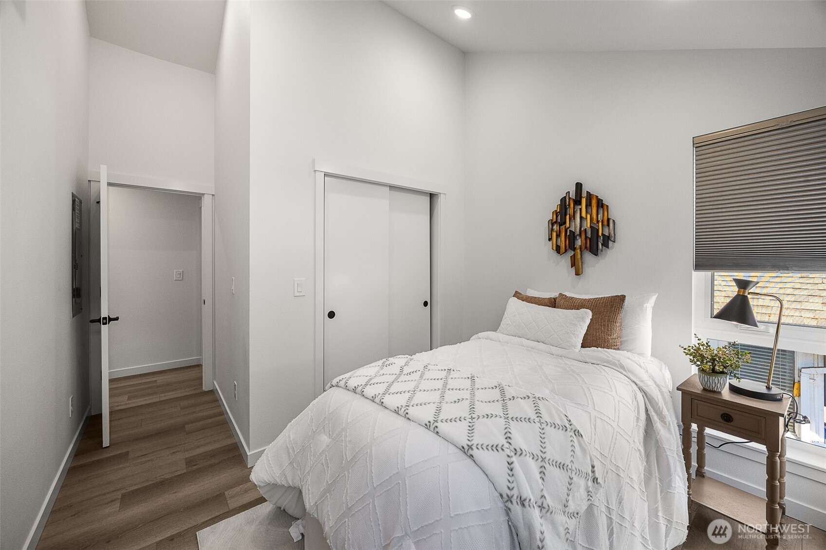 5984 26th Avenue Southwest, Unit B Seattle, WA 98106 - Photo 16 of 26 Gallery Image 16