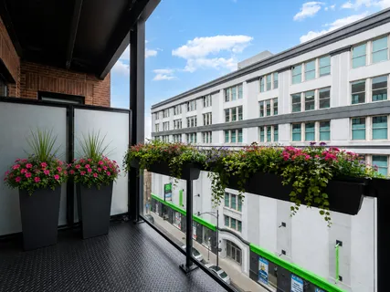 $1,100,000 | 305 South Racine Avenue, Unit 6B, Chicago, IL 60607