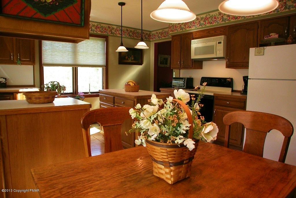 1001 Running Valley Road Stroudsburg, PA 18360 - Photo 11 of 30 Kitchen 3