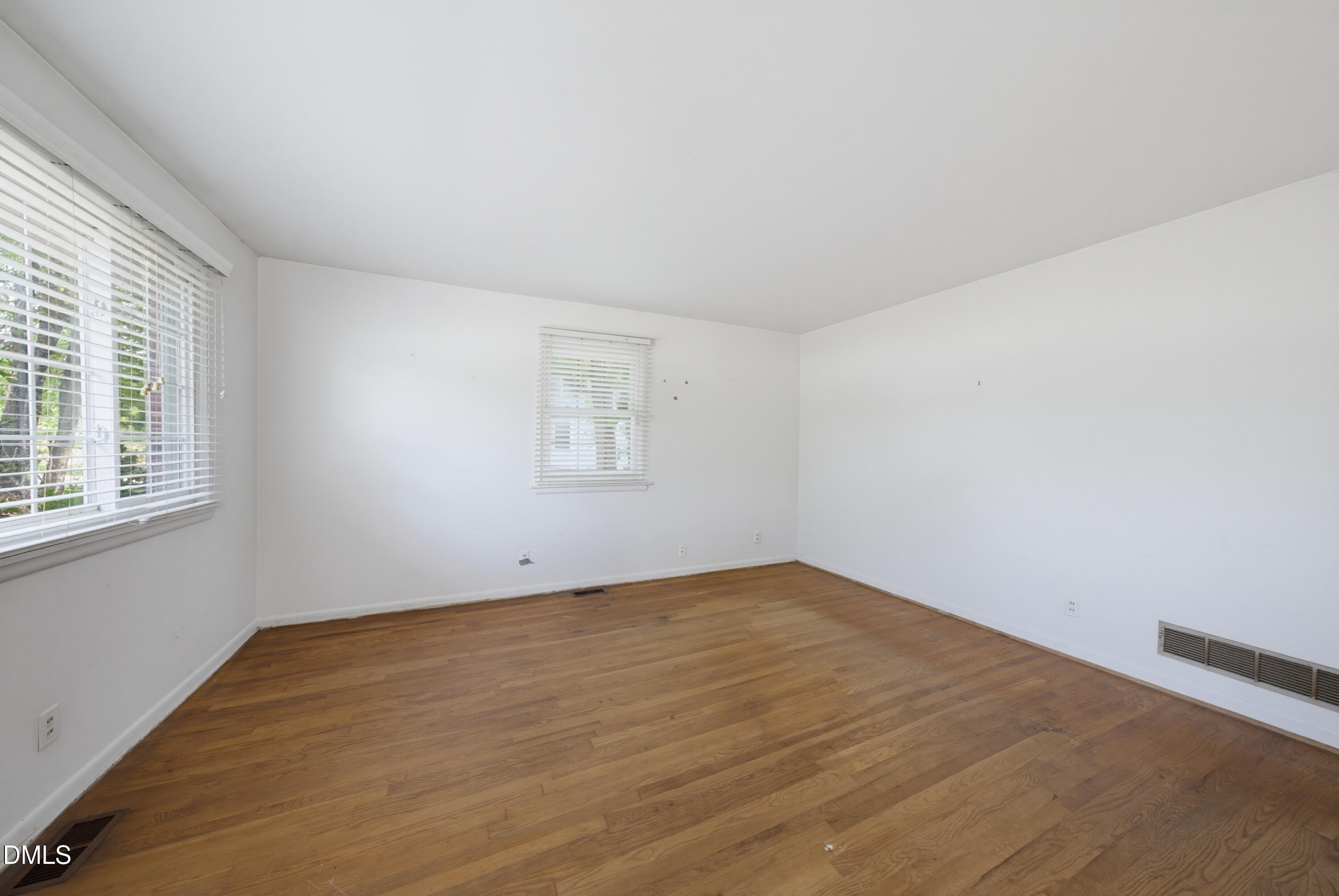6225 Creedmoor Road Raleigh, NC 27612 - Photo 4 of 26 DSC00485