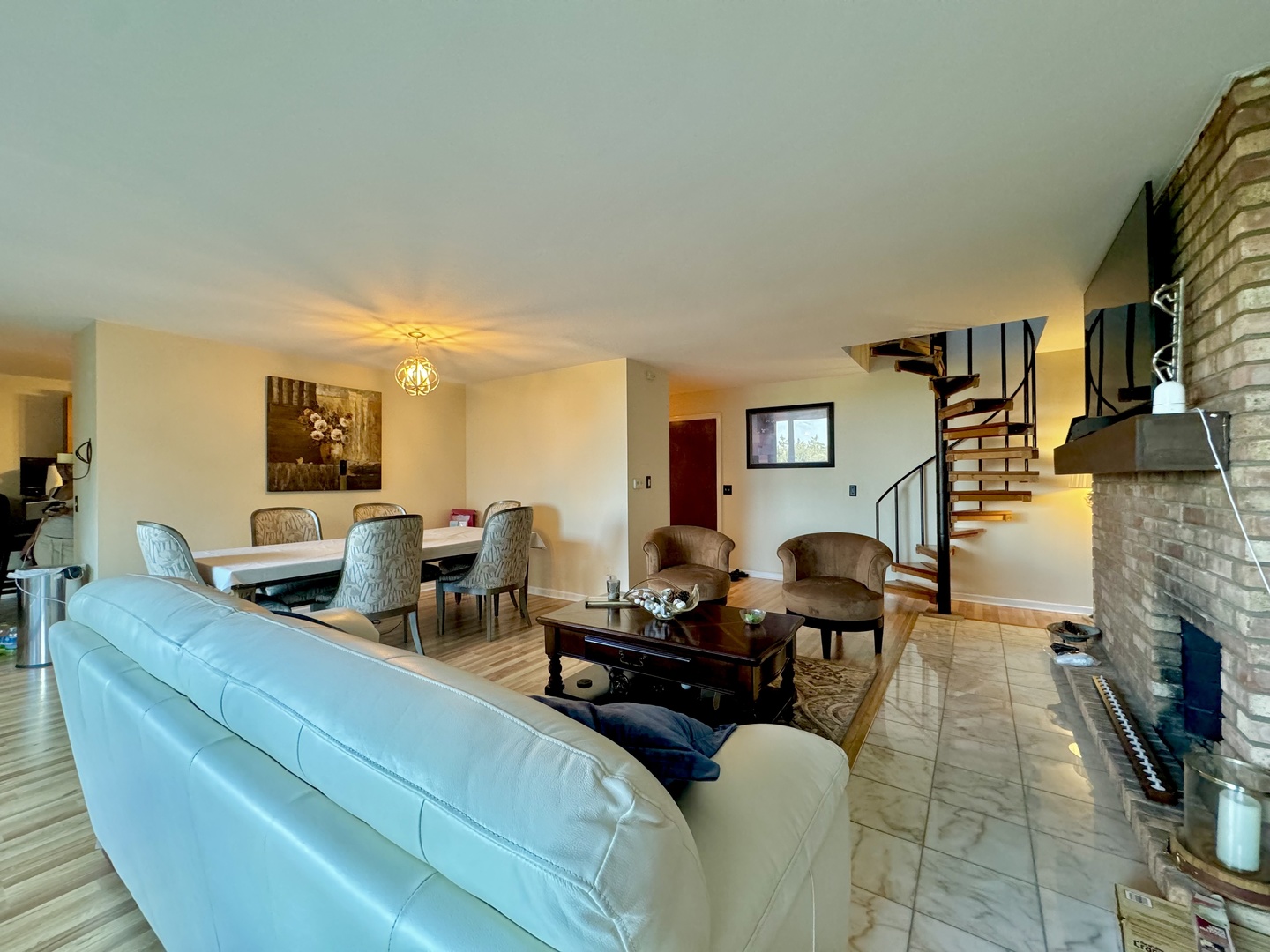 5600 Hillcrest Lane, Unit 3D Lisle, IL 60532 - Photo 4 of 25