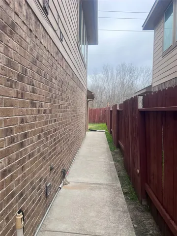 $284,990 | 8010 Farthing Lane, Rosharon, TX 77583