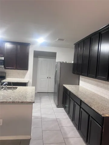 $284,990 | 8010 Farthing Lane, Rosharon, TX 77583