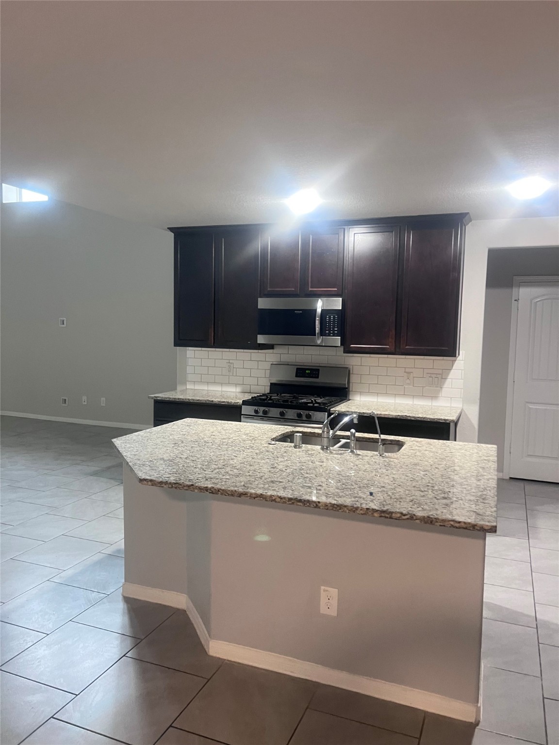 8010 Farthing Lane Rosharon, TX 77583 - Photo 7 of 21