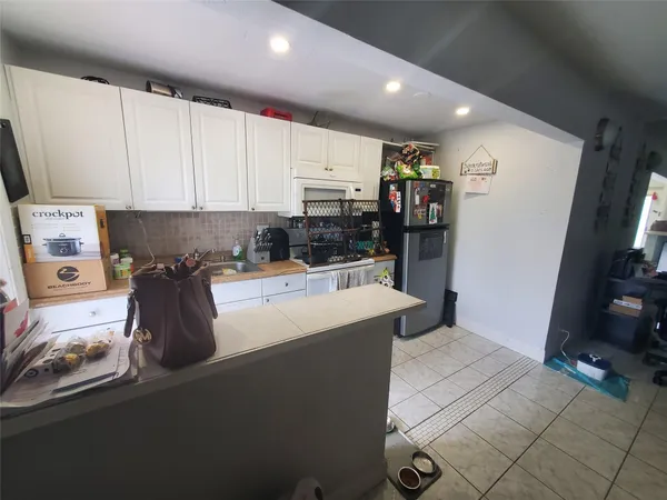 $219,000 | 1021 Northeast 24th Avenue, Unit 30, Pompano Beach, FL 33062