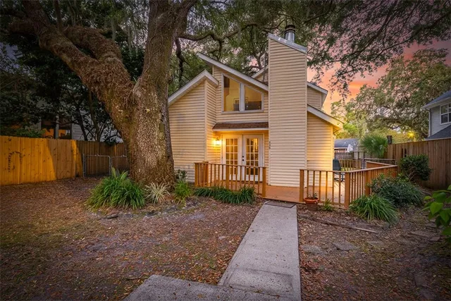 $555,000 | 239 Broadway Street, St. Simons Island, GA 31522