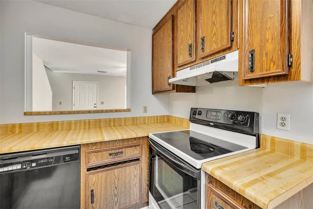 $555,000 | 239 Broadway Street, St. Simons Island, GA 31522