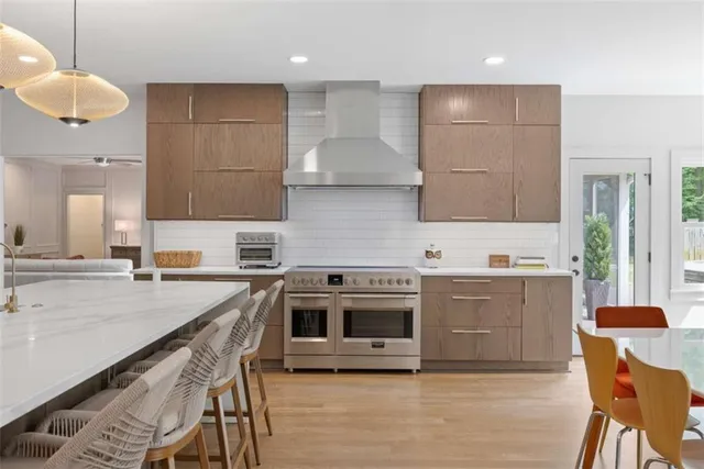 a view of livingroom with furniture and wooden floor