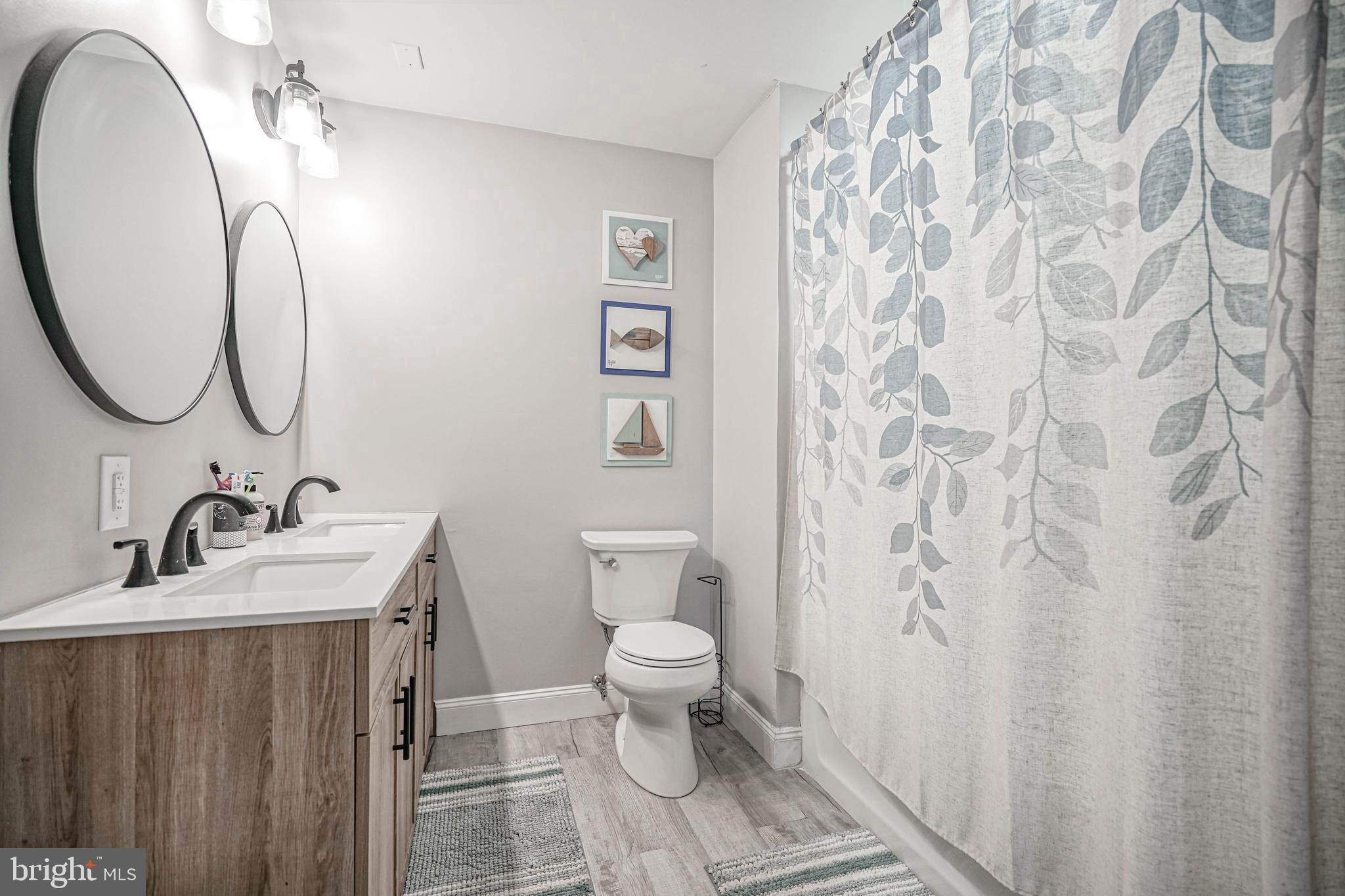 139 Rutgers Road Pennsville, NJ 08070 - Photo 44 of 75 Tub/shower in bathroom 2.