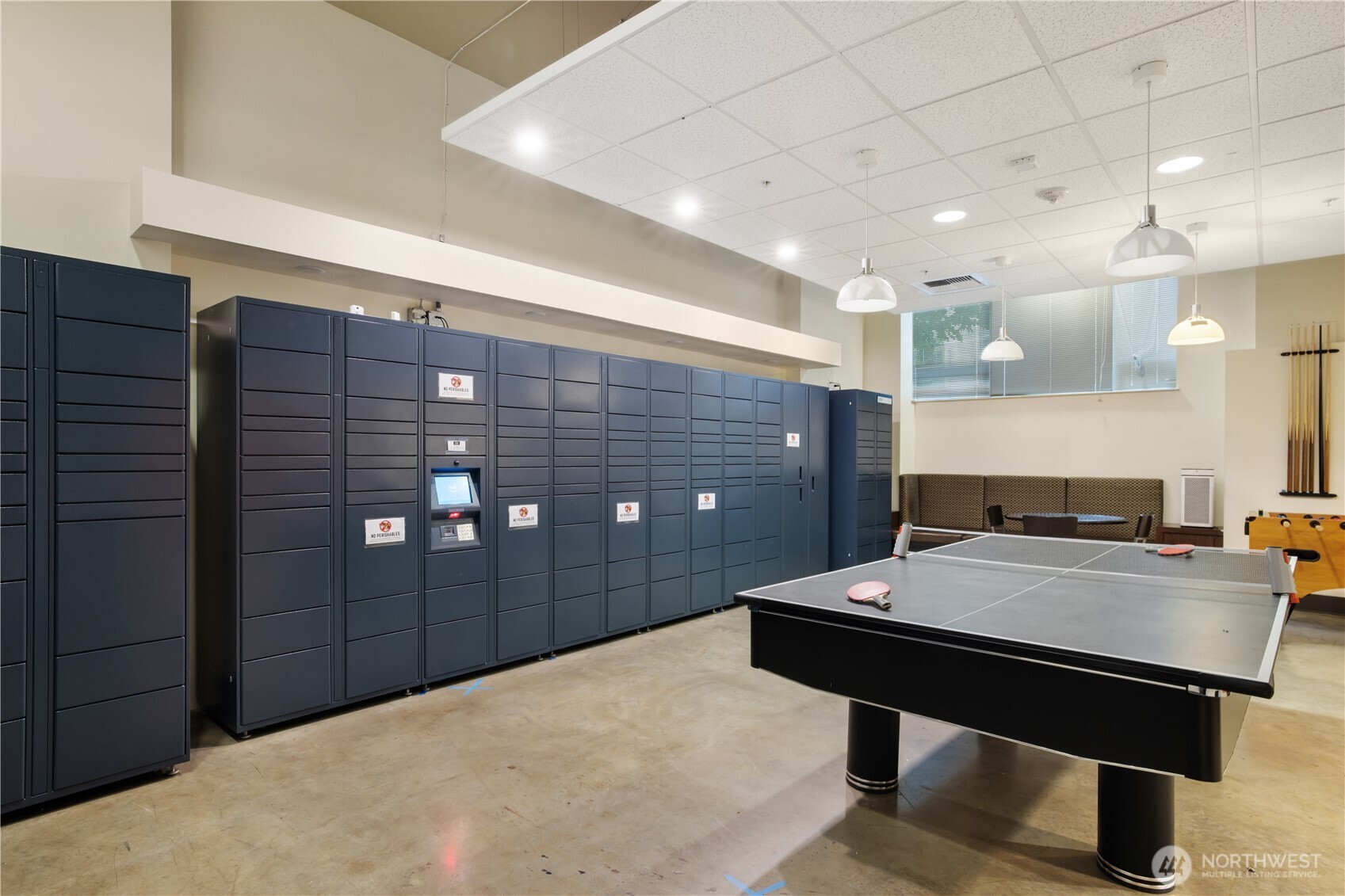 900 Lenora Street, Unit W803 Seattle, WA 98121 - Photo 28 of 29 a workspace with furniture