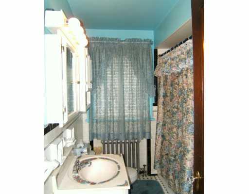 1201 Church Avenue McKees Rocks, PA 15136 - Photo 8 of 8 Master Bath/Spa.