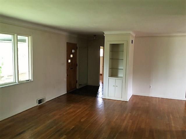 454 Decatur Avenue Forest Hills, PA 15221 - Photo 3 of 12 Gallery Image 3