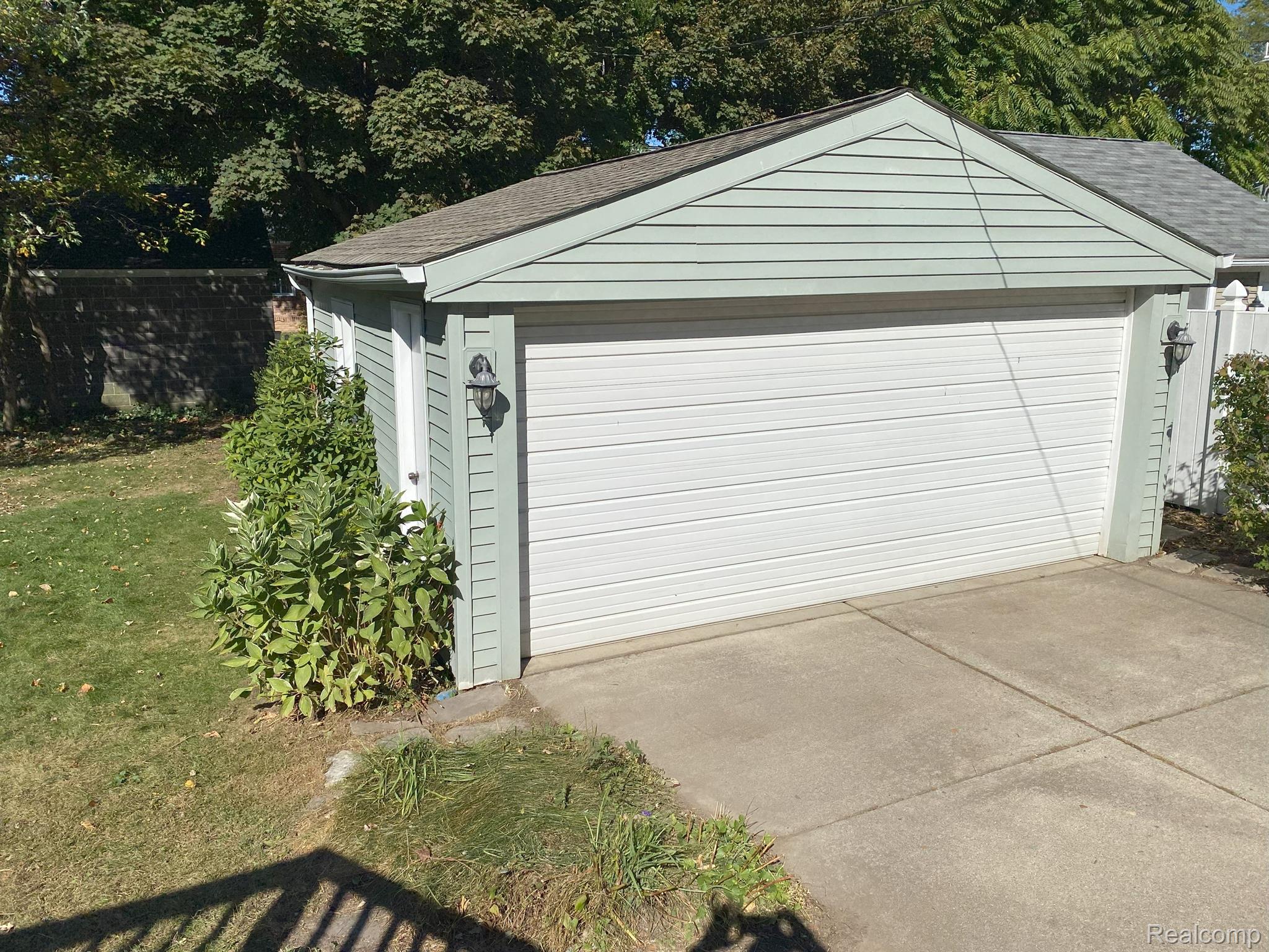 155 Highland Avenue Rochester, MI 48307 - Photo 7 of 29 Gallery Image 7