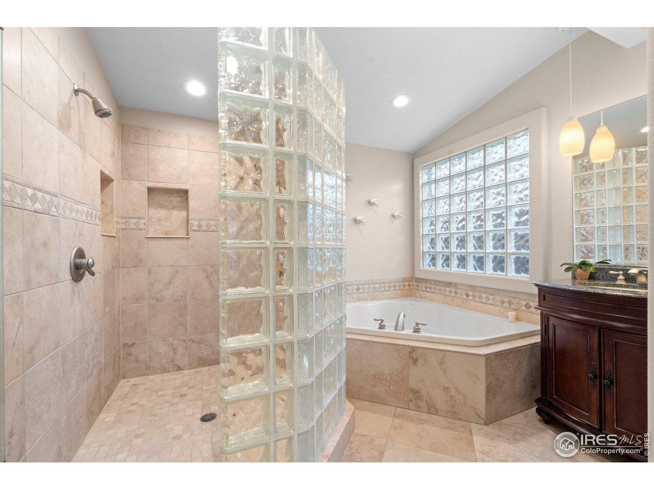 819 Gapter Road Boulder, CO 80303 - Photo 28 of 44 Secondary primary bath suite