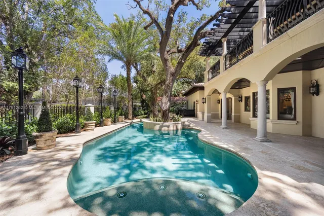 a view of a house with outdoor space