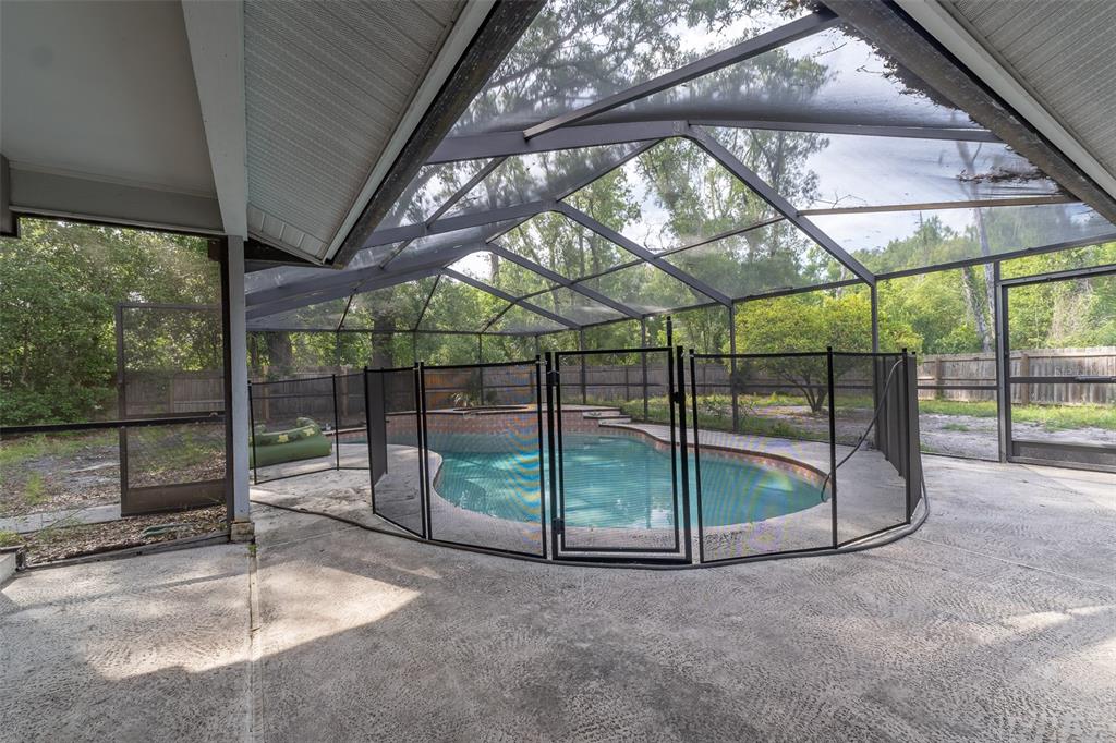 2402 Prairie Place Lutz, FL 33549 - Photo 37 of 40
