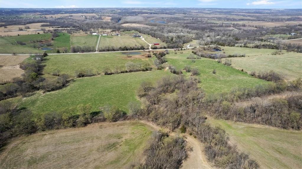 Southeast 95th Road Southeast Agency, MO 64401 - Photo 2 of 17