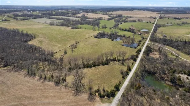 $464,760 | Southeast 95th Road Southeast, Agency, MO 64401