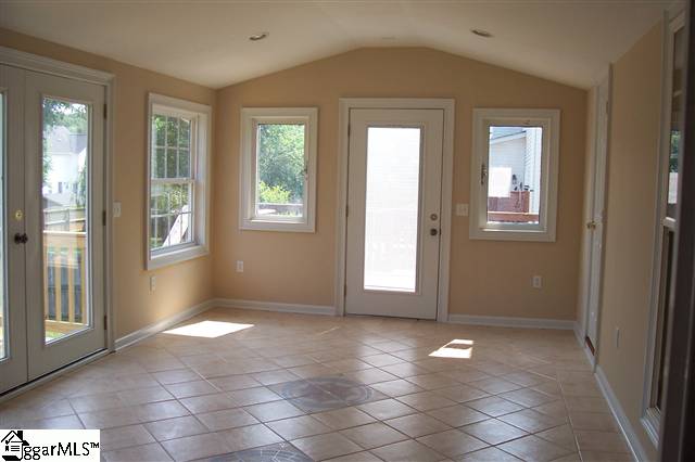 119 Summer Hill Road Simpsonville, SC 29681 - Photo 10 of 25 Gallery Image 10