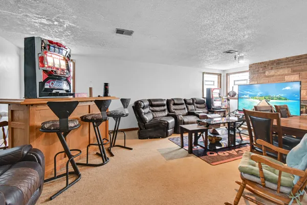 $354,900 | 8713 South Washtenaw Avenue, Evergreen Park, IL 60805