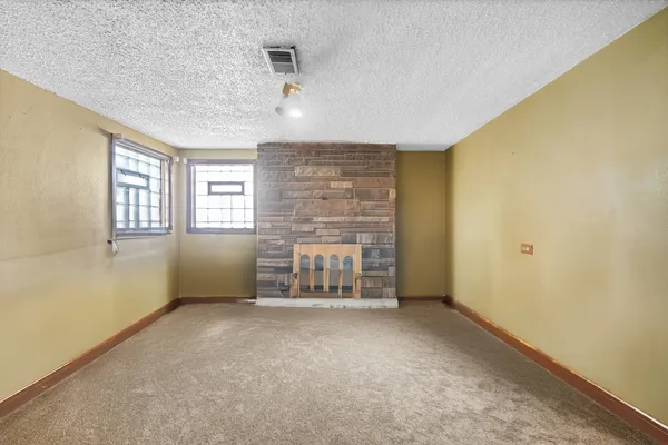 $354,900 | 8713 South Washtenaw Avenue, Evergreen Park, IL 60805