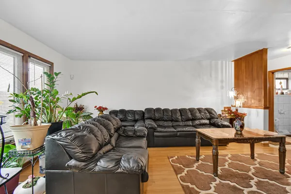 $354,900 | 8713 South Washtenaw Avenue, Evergreen Park, IL 60805