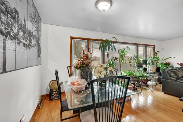 $354,900 | 8713 South Washtenaw Avenue, Evergreen Park, IL 60805