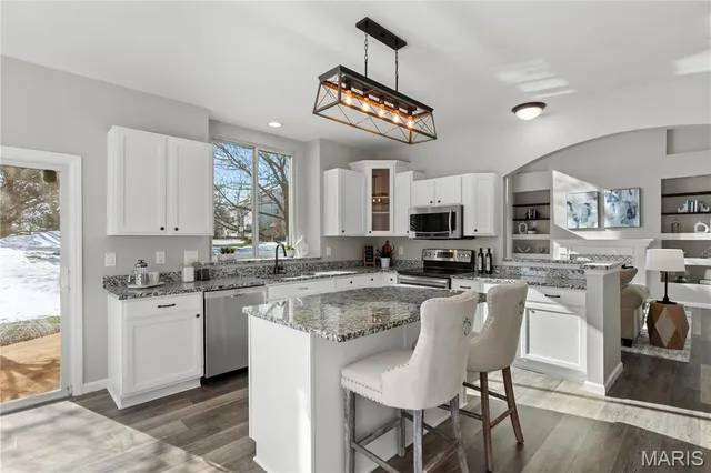 $499,900 | 5 Scotland Court, Dardenne Prairie, MO 63368