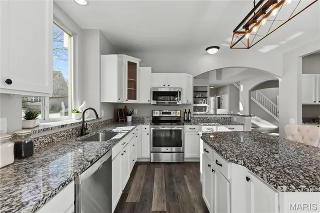 $499,900 | 5 Scotland Court, Dardenne Prairie, MO 63368