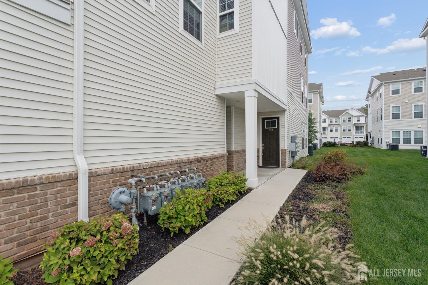 718 Station Road Dunellen, NJ 08812 - Photo 2 of 40 Gallery Image 2