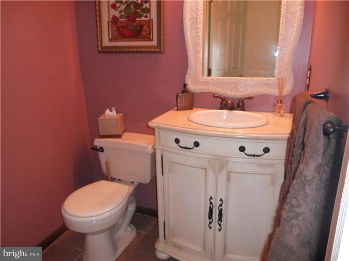 29 Springcress Drive Delran, NJ 08075 - Photo 13 of 23 Bathroom