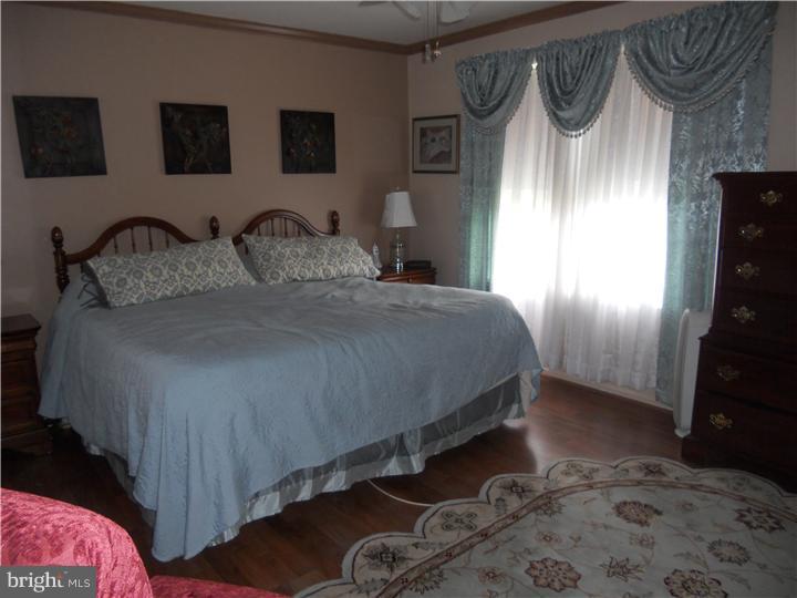 29 Springcress Drive Delran, NJ 08075 - Photo 14 of 23 Master Bedroom