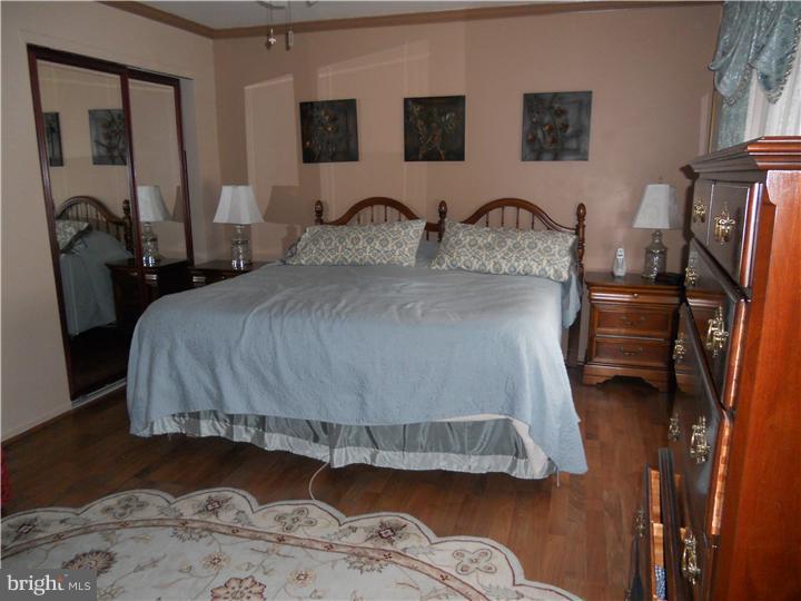 29 Springcress Drive Delran, NJ 08075 - Photo 15 of 23 Master Bedroom