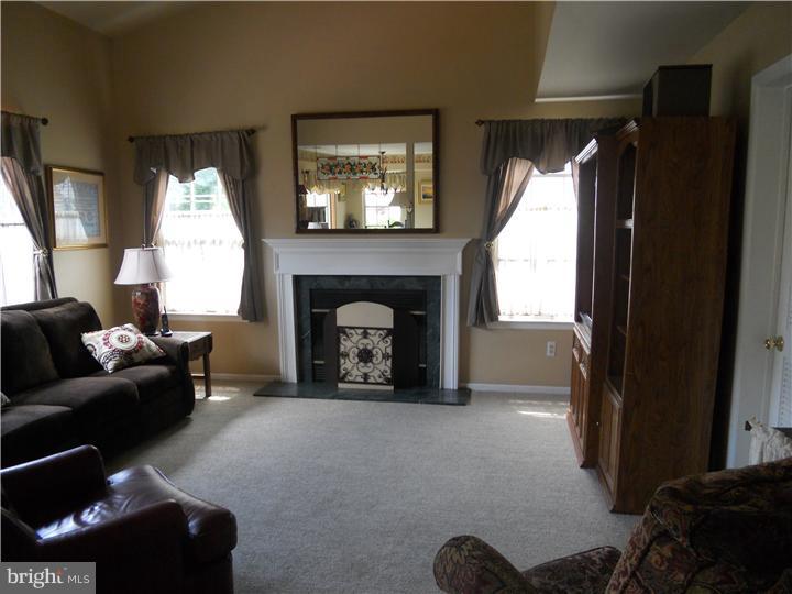 29 Springcress Drive Delran, NJ 08075 - Photo 7 of 23 Family Room
