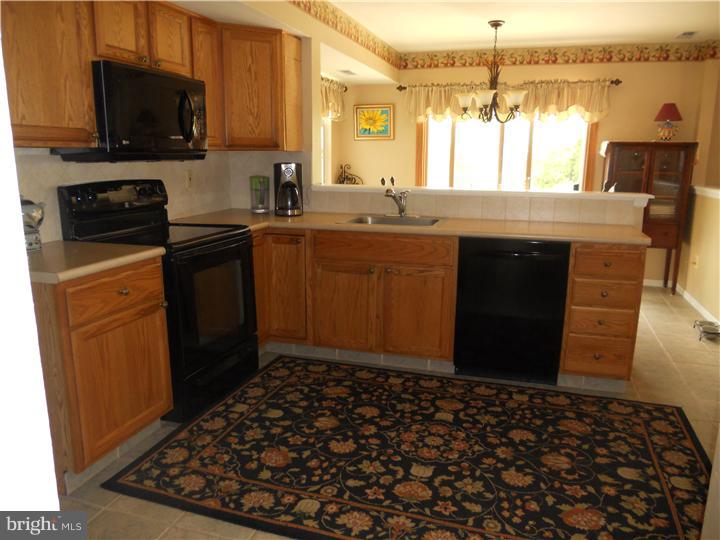 29 Springcress Drive Delran, NJ 08075 - Photo 10 of 23 Kitchen