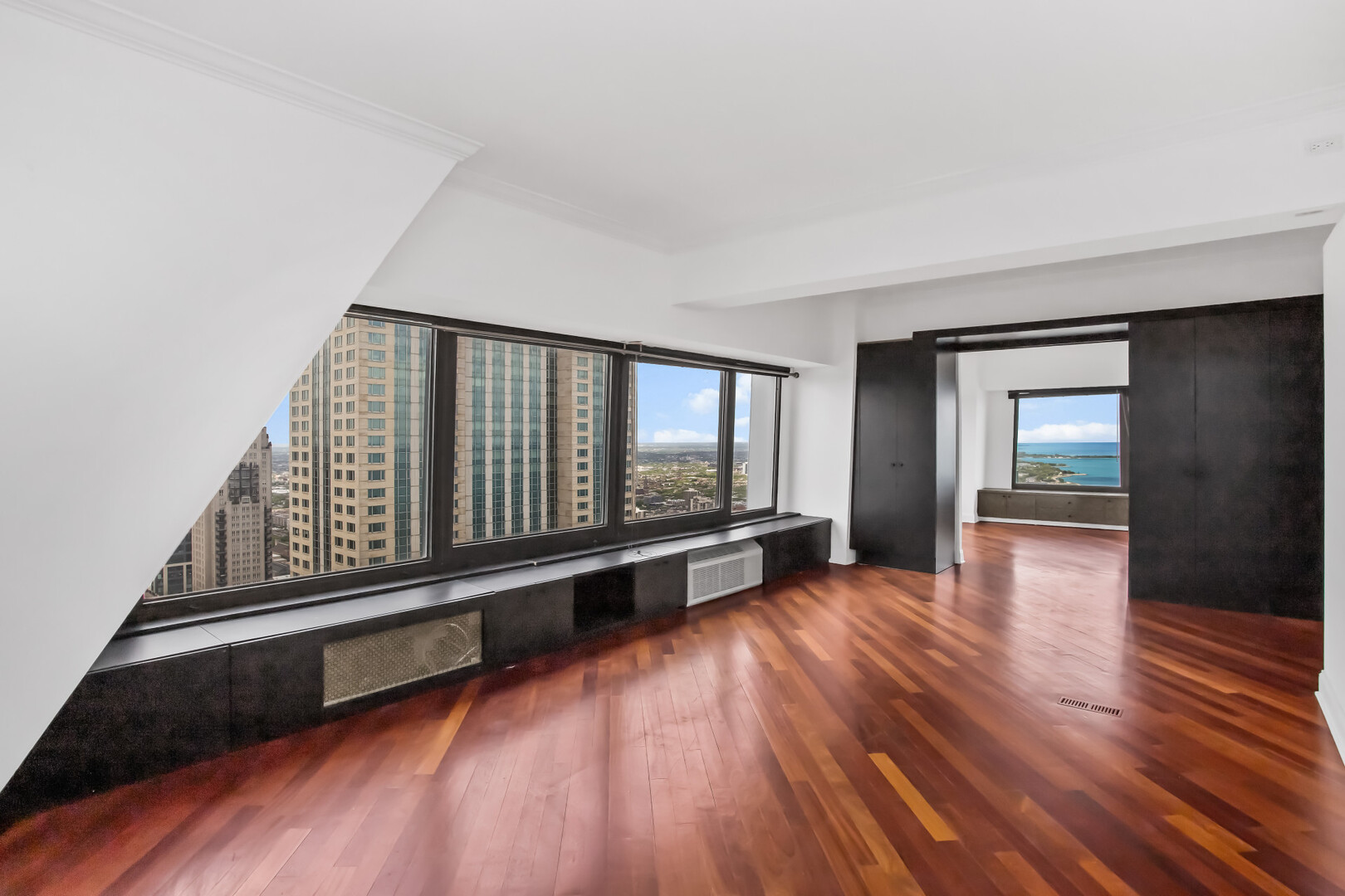 175 East Delaware Place, Unit 5002 Chicago, IL 60611 - Photo 4 of 16
