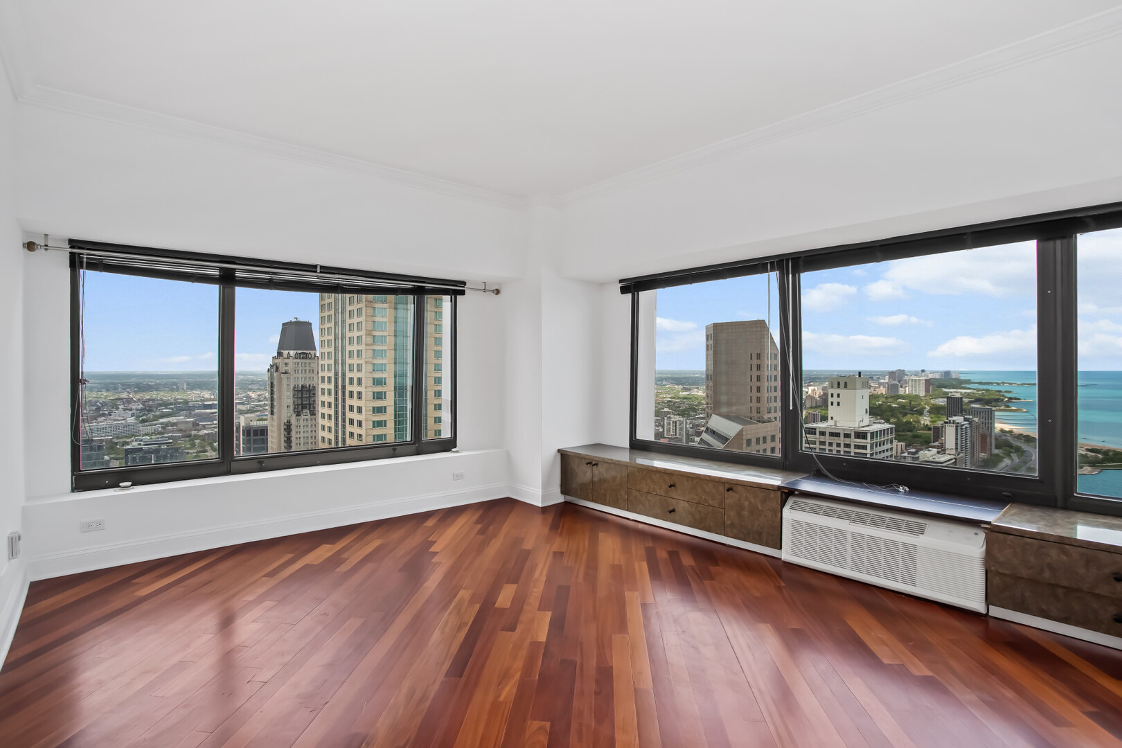 175 East Delaware Place, Unit 5002 Chicago, IL 60611 - Photo 7 of 16
