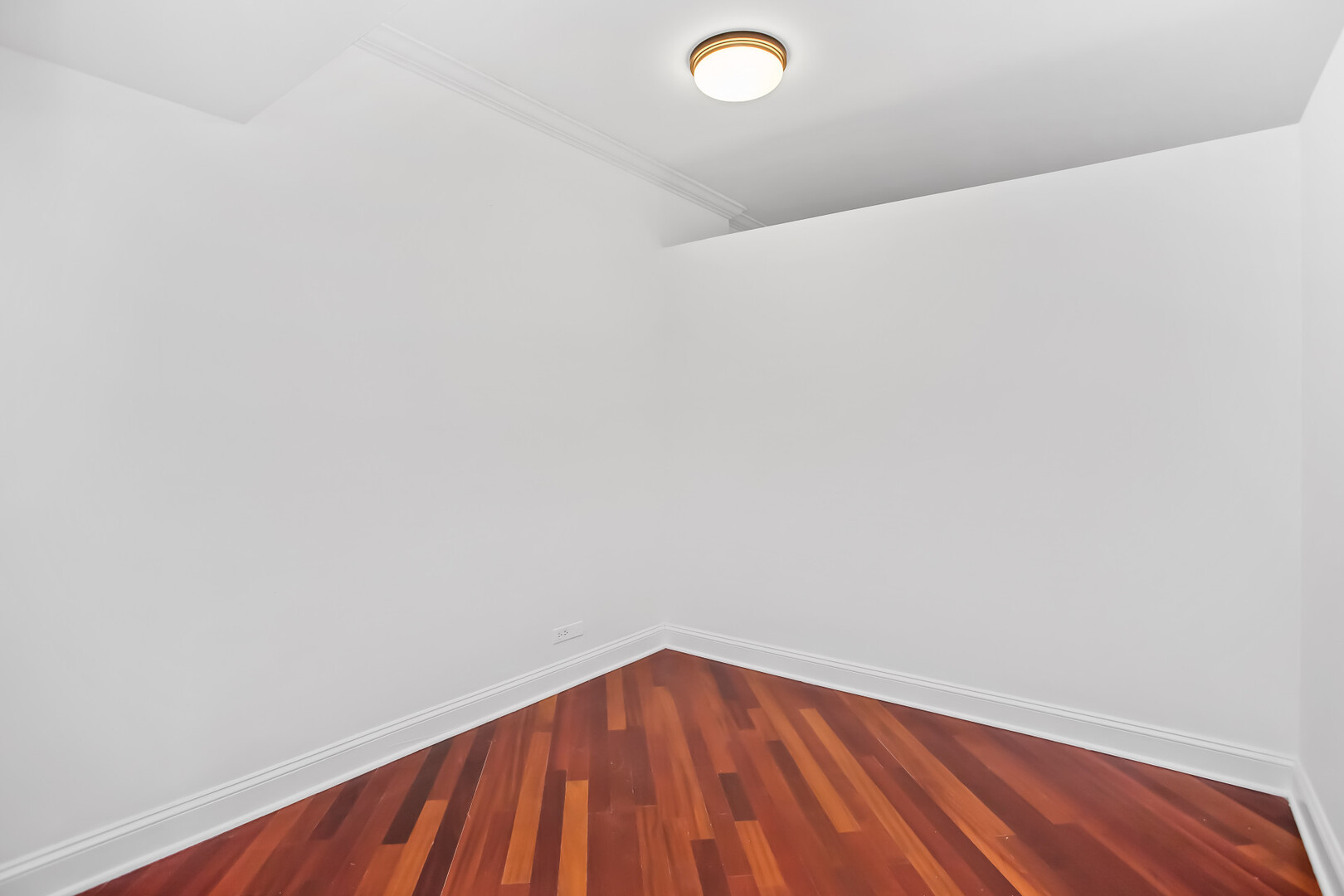 175 East Delaware Place, Unit 5002 Chicago, IL 60611 - Photo 8 of 16