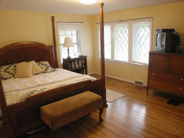 2712 York Road Columbus, OH 43221 - Photo 10 of 15