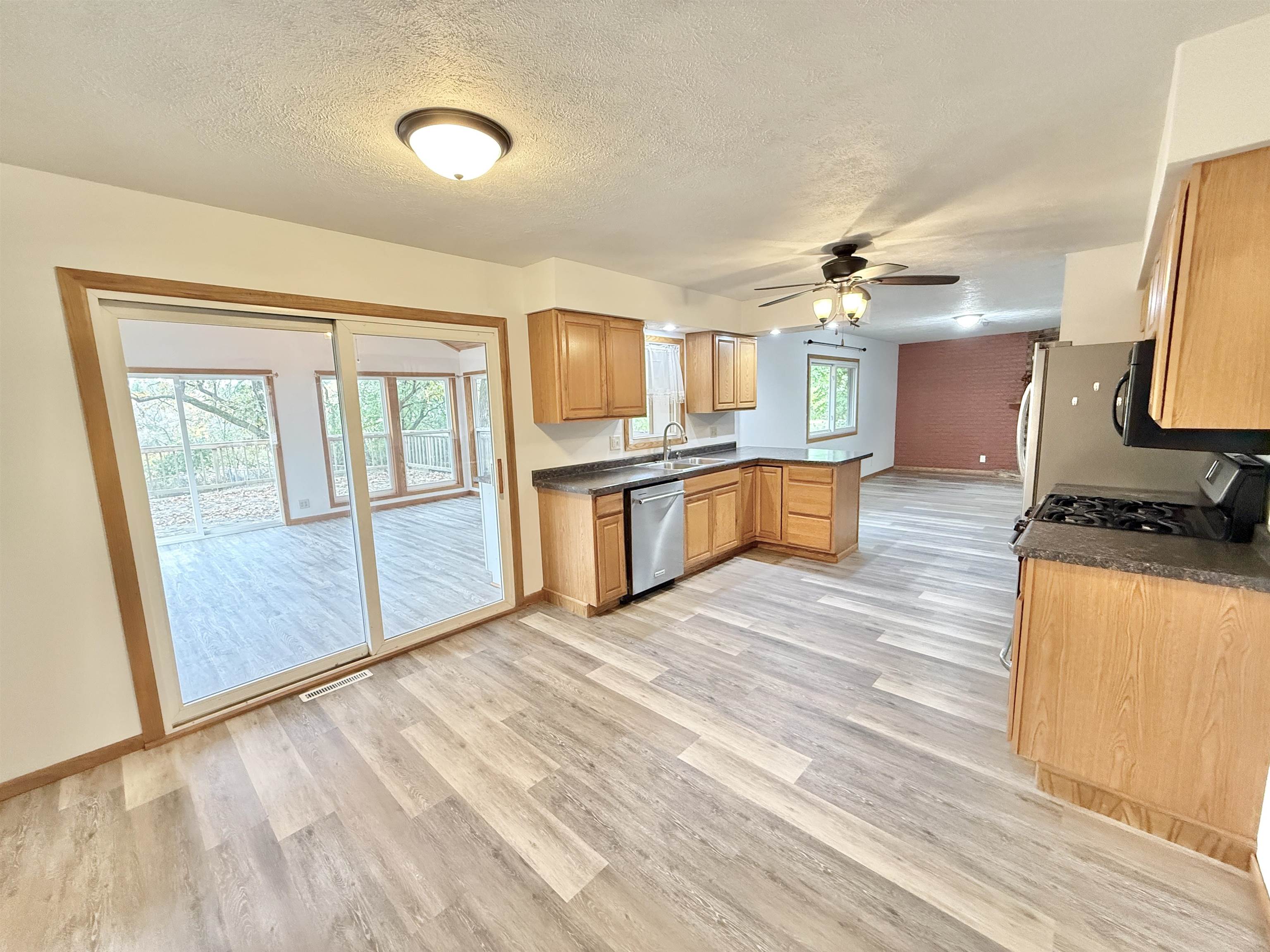 10620 Grover Oaks Road Roscoe, IL 61073 - Photo 2 of 32