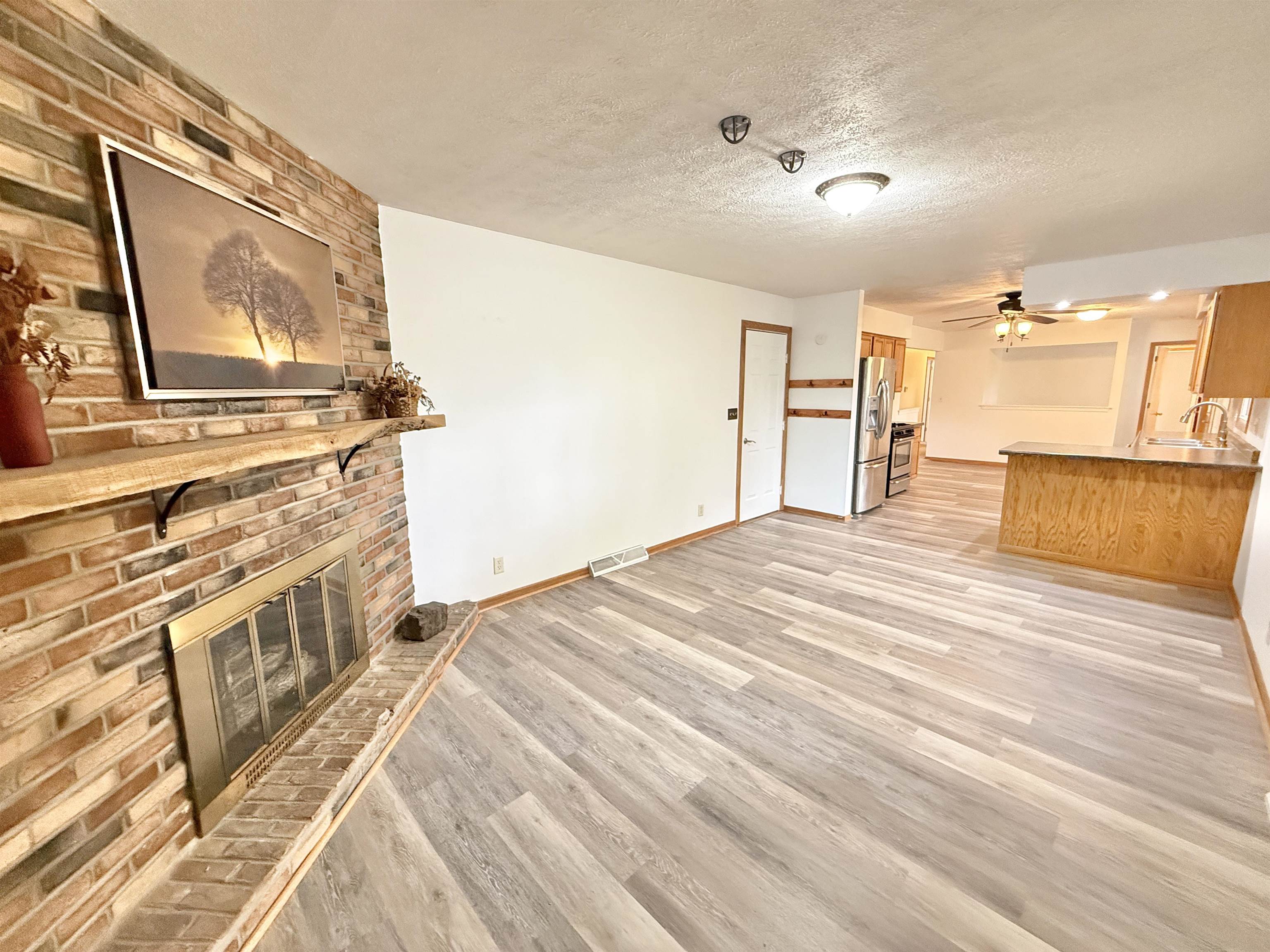 10620 Grover Oaks Road Roscoe, IL 61073 - Photo 4 of 32