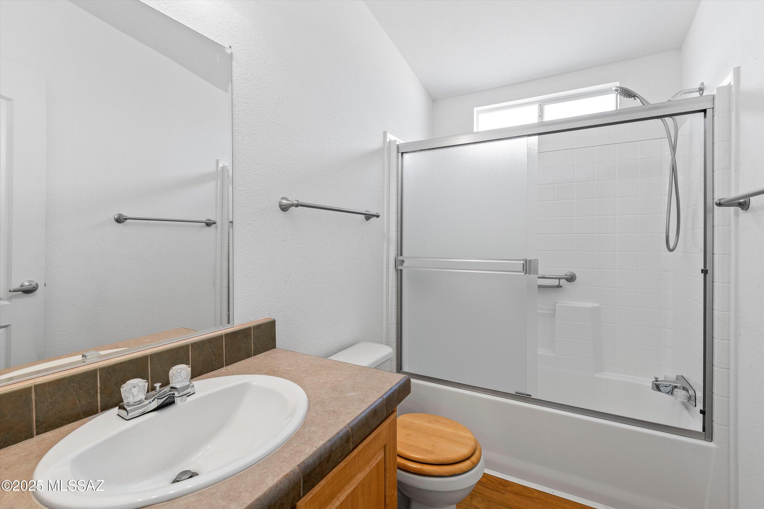 12055 North Musket Road Marana, AZ 85653 - Photo 12 of 17 Guest bathroom