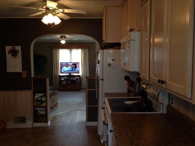 1006 Jackson Boulevard Rochester, IN 46975 - Photo 4 of 23