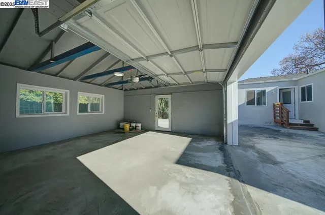 a view of a livingroom with furniture