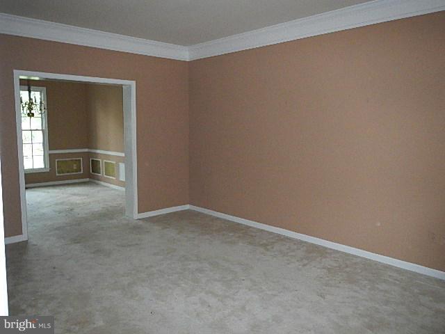 2601 Spartan Road Olney, MD 20832 - Photo 5 of 12 Living Room