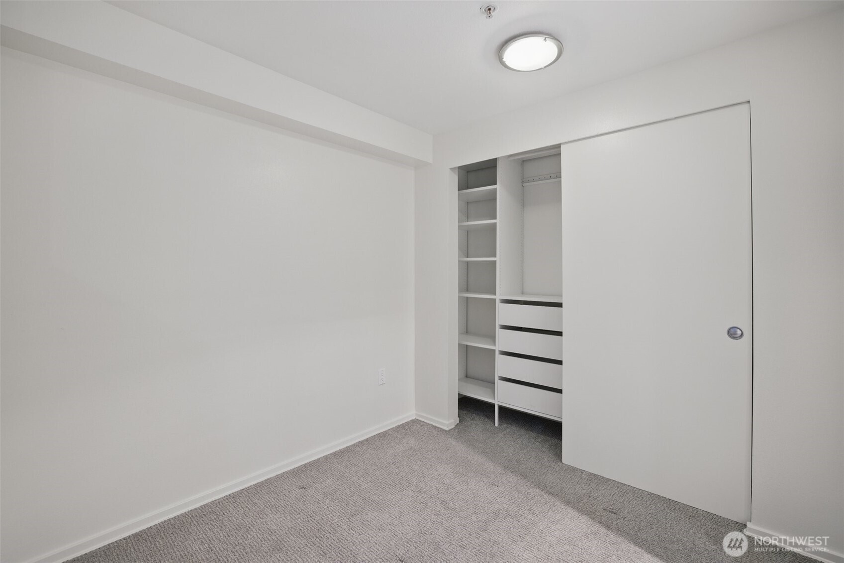 425 Vine Street, Unit 513 Seattle, WA 98121 - Photo 7 of 17