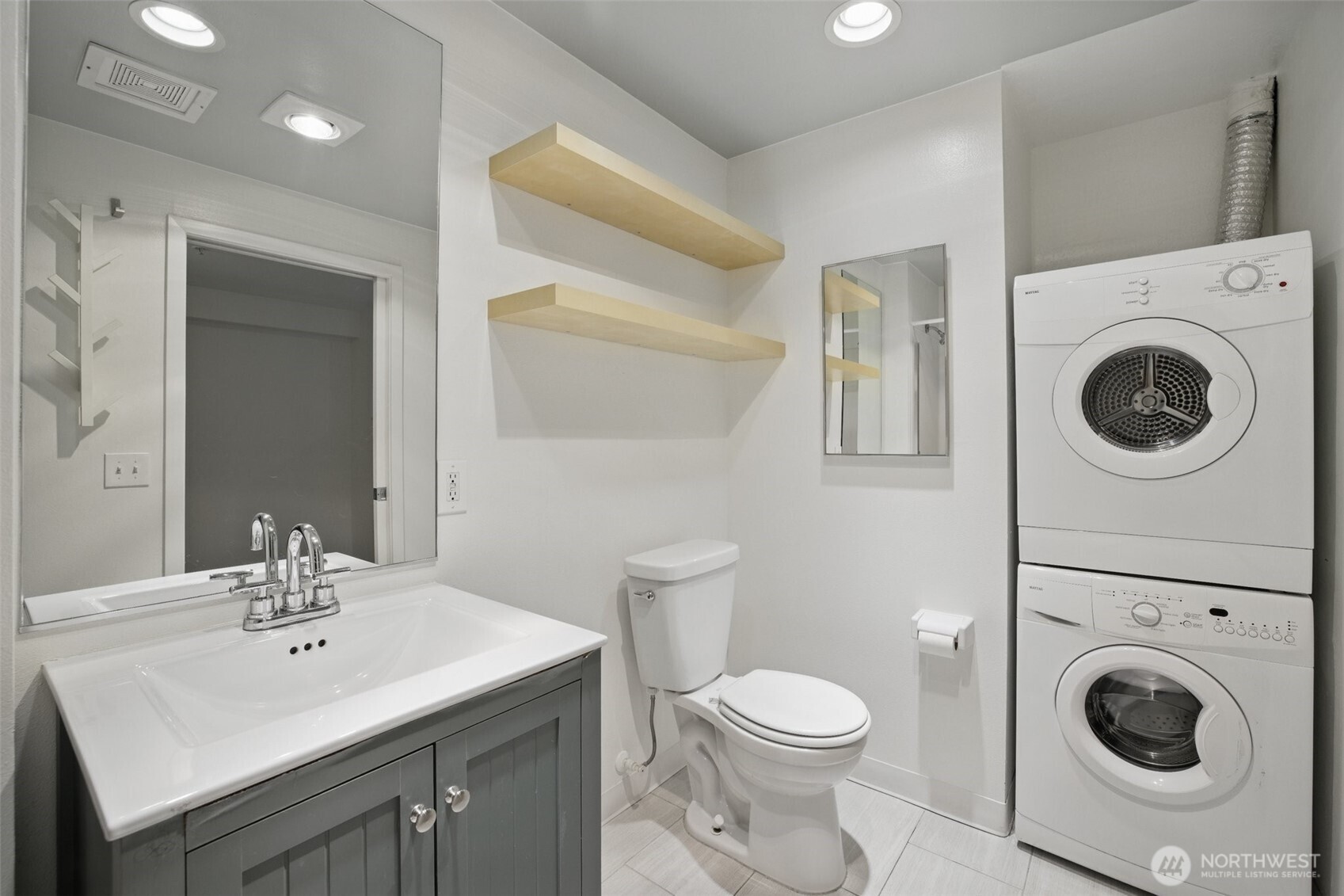 425 Vine Street, Unit 513 Seattle, WA 98121 - Photo 9 of 17