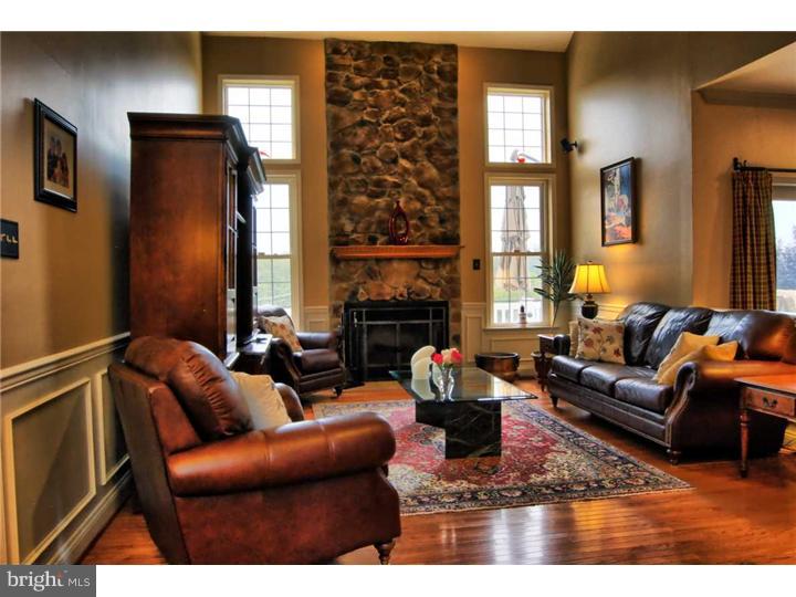 135 Appledale Road Audubon, PA 19403 - Photo 5 of 25 Family Room
